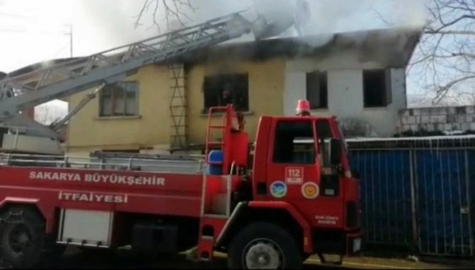 İ̇tfaiyenin Zamanında Müdahalesi Evi Küle Dönmekten Kurtardı