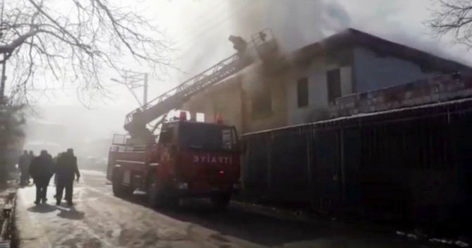 İ̇tfaiyenin Zamanında Müdahalesi Evi Küle Dönmekten Kurtardı