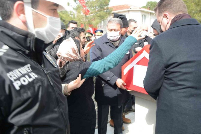 Balıkesir’de Şehit Polis Son Yolculuğuna Uğurlandı