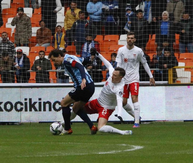 Spor Toto Süper Lig: Adana Demirspor: 0 - Sivasspor: 0 (Maç Devam Ediyor)