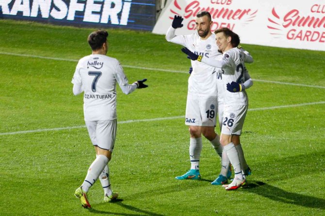 Spor Toto Süper Lig: Aytemiz Alanyaspor: 0 - Fenerbahçe: 1 (İ̇lk Yarı)