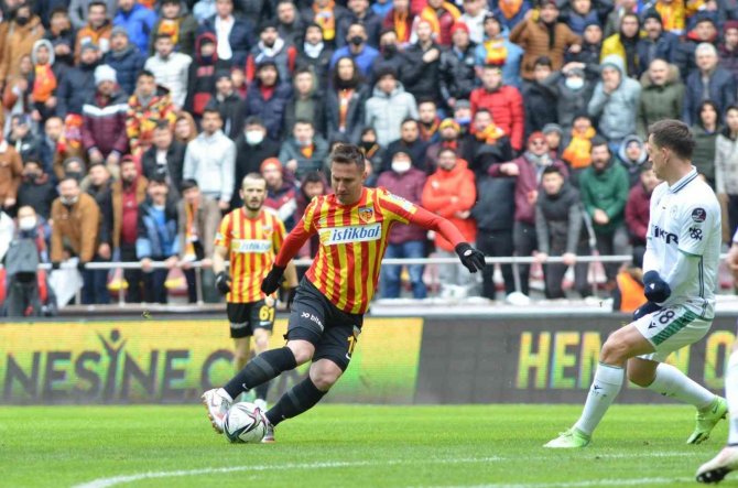 Spor Toto Süper Lig: Kayserispor: 2 - Konyaspor: 0 (Maç Devam Ediyor)