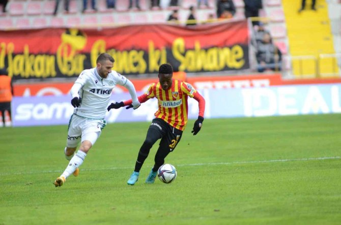 Spor Toto Süper Lig: Kayserispor: 2 - Konyaspor: 1 (İ̇lk Yarı)