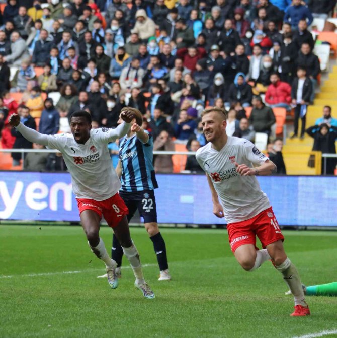 Pedro Henrique Hat-trick Yaptı!