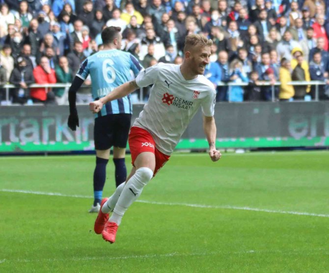 Pedro Henrique Hat-trick Yaptı!