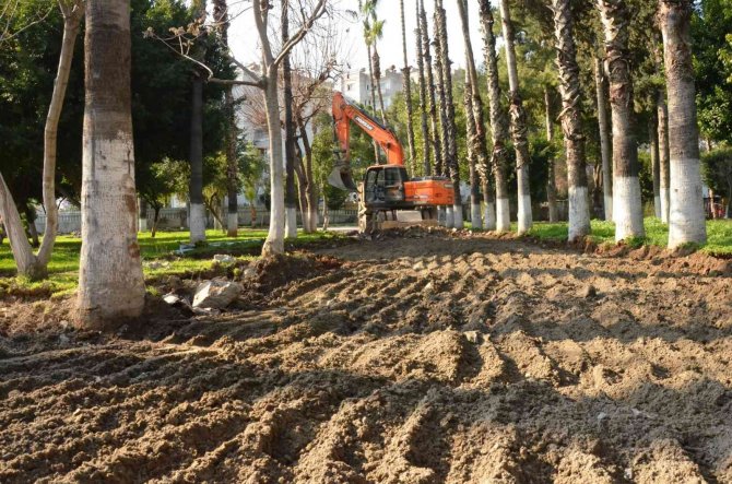 Tarsus Atatürk Gençlik Parkı’nda Yenileme Çalışması