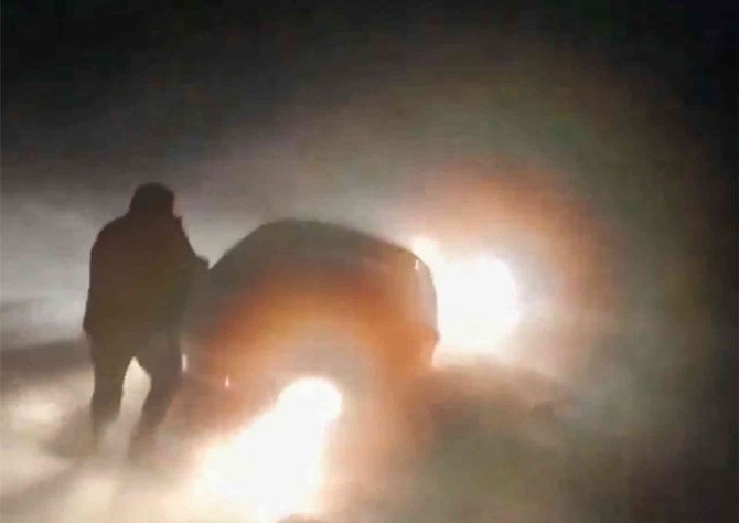 Tipide Mahsur Kalan Araçlar Traktör Yardımıyla Kurtarıldı
