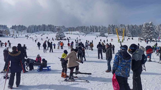 Uludağ’da Kar Kalınlığı 2 Metreye Yaklaştı