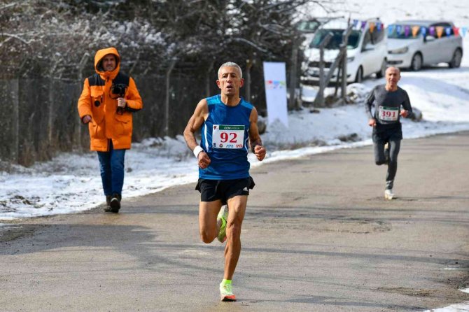 Abb’den 14 Mart Tıp Bayramı’nda Pandemide Hayatını Kaybeden Sağlıkçılar İçin Koşu