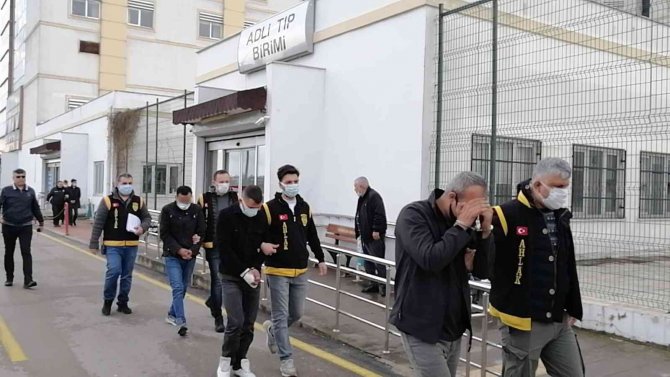 Otoyolda Fuhuş Yaptıran 7 Zanlı Tutuklandı