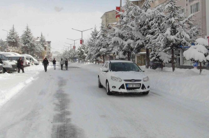 Ahlat’ta Yoğun Kar Yağışı