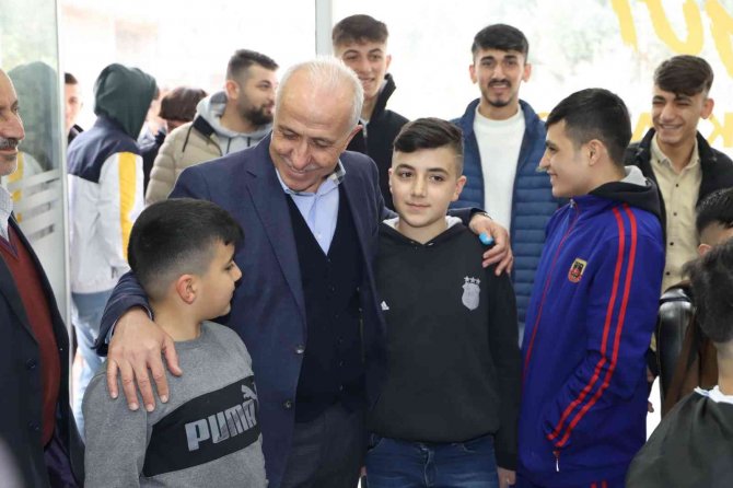 Başkan Gültak, Güneş Mahallesinde Vatandaşlarla Buluştu