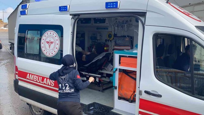 Fabrikada Döküm Makinesi Patladı: 3 Yaralı
