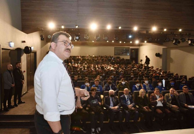 Antalya Bilim Merkezi’nde İlk Konferans