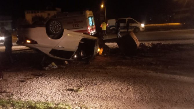 Antalya’da Kaza Sonrası Sıkışan Sürücüyü İtfaiye Kurtardı