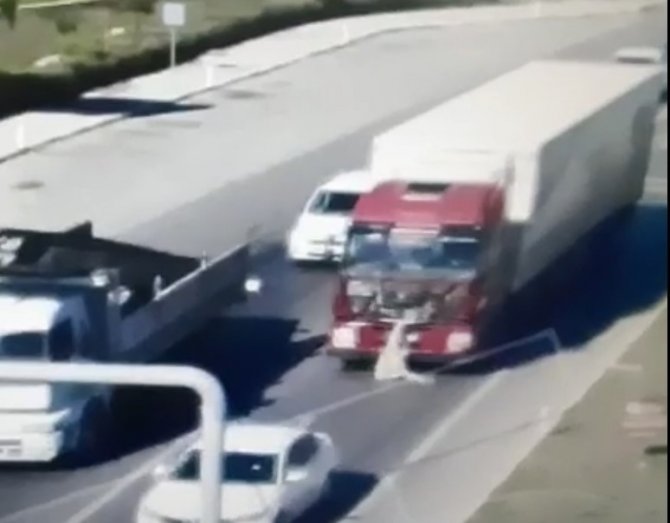 Antalya’da Tırın Altında Kalan Yaşlı Adam Hayatını Kaybetti