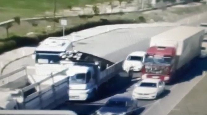 Antalya’da Tırın Altında Kalan Yaşlı Adam Hayatını Kaybetti