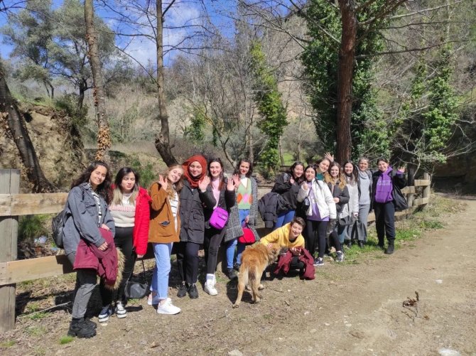 Doğa Dostu Öğrenciler, Çevre Temizliği Yaptı