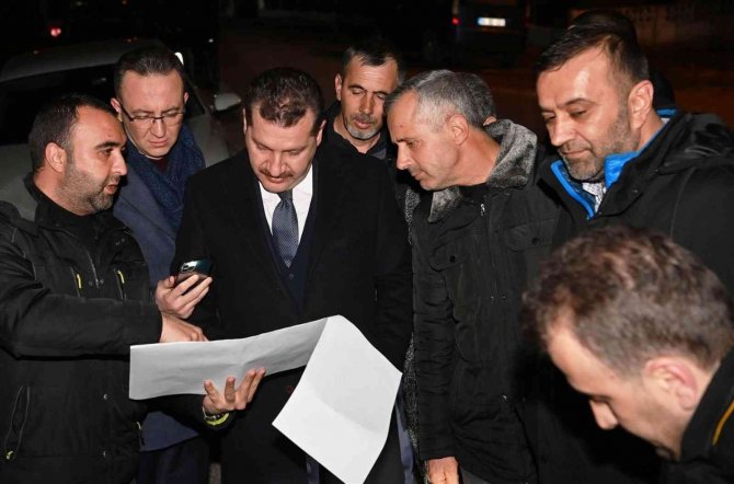 Başkan Yılmaz, Erdek’te Sıkılmadık El Bırakmadı