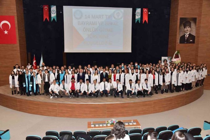 Balıkesir Üniversitesinde, Geleceğin Hekimleri Beyaz Önlük Giydi