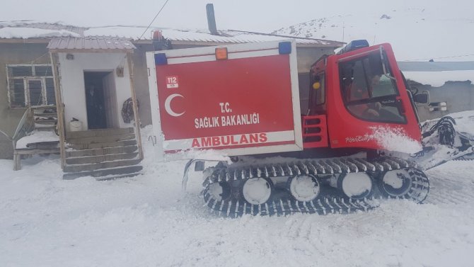 2 Metreyi Bulan Karda 5 Saatte Hasta Kurtarma Operasyonu