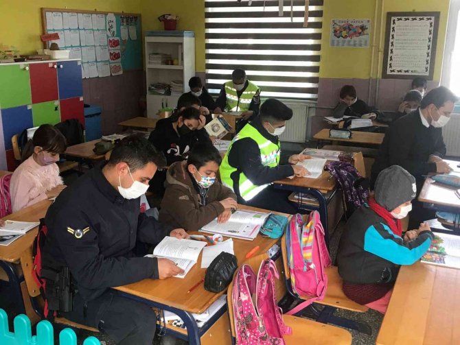 Korkuteli’de Okuma Etkinliği