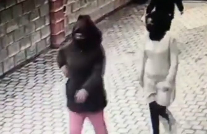 Bursa’da Peçeli Kadın Hırsızlar Kamerada