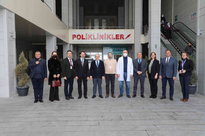 Başkan Akgün, Doktorların Ve Sağlık Çalışanlarının Tıp Bayramı’nı Kutladı
