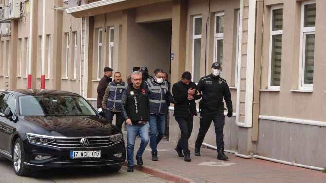 Erkekleri Evlilik Vaadiyle Dolandıran Çete Çökertildi