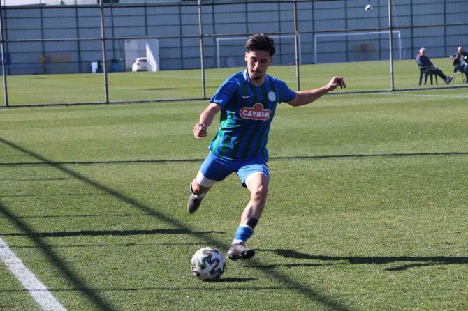 Rakiplerin Radarına Takılan Doğukan Tüfekçi Profesyonel Sözleşmeye İmza Attı