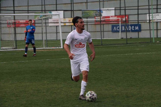 Rakiplerin Radarına Takılan Doğukan Tüfekçi Profesyonel Sözleşmeye İmza Attı