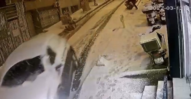 Cihangir’de Karda Dehşet Anları Kamerada: Cip Vatandaşa Ve Motora Çarpıp Boşluğa Uçtu