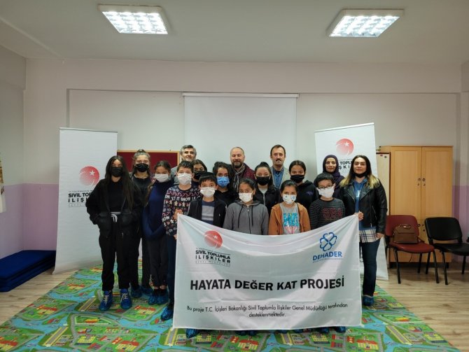 Çocuk Yaşta Fotoğraf Çekmeyi Öğreniyorlar