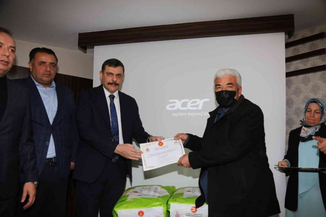 Çorum’da Üreticilere Yağlı Ayçiçek Tohumu Dağıtıldı