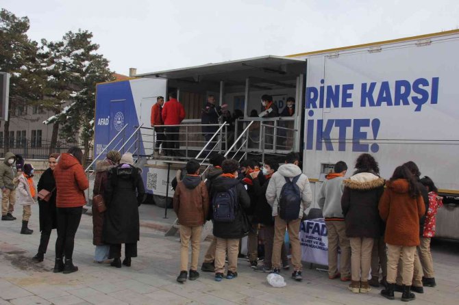 Deprem, Öğrencilere Simülasyonla Anlatıldı