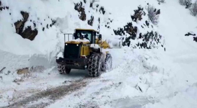 Siirt’te 28 Köy Yolu Ulaşıma Kapandı
