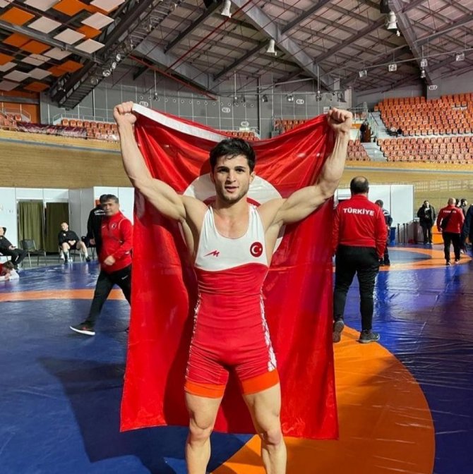 Milli Sporcu Ormanoğlu, Avrupa Şampiyonu Oldu