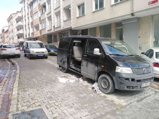 Esenyurt’ta 3 Yaşındaki Küçük Çocuk Arabanın Altında Kalarak Hayatını Kaybetti