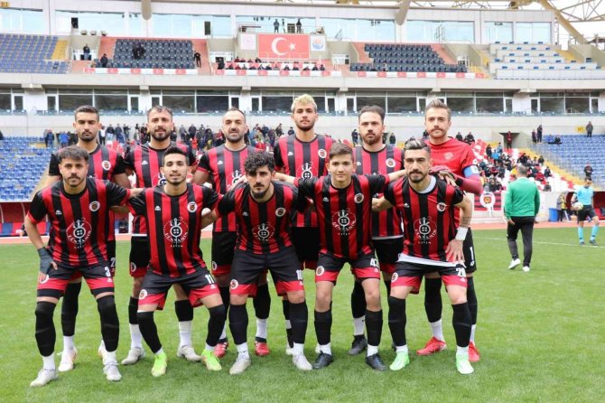 Gölcük İ̇şitme Engelliler Spor Kulübü Şampiyonluk Kupasını Aldı
