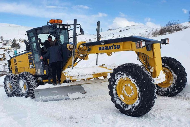 Gümüşhane’nin Kapalı Köy Yollarında Hummalı Çalışma