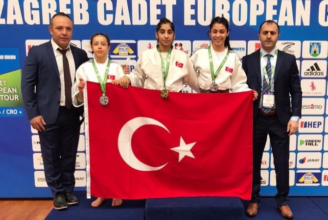 Zilan Ertem’den Altın Madalya