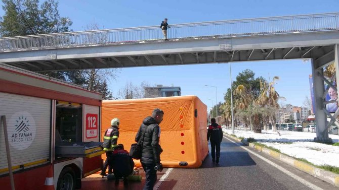 İ̇ntihar Teşebbüsünde Bulunan Şahsı Hastaneye Götürmek İsteyen Ambulans Kaza Yaptı