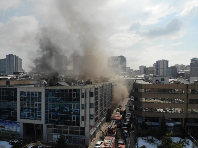 Kadıköy’de, Plazada Korkutan Yangın