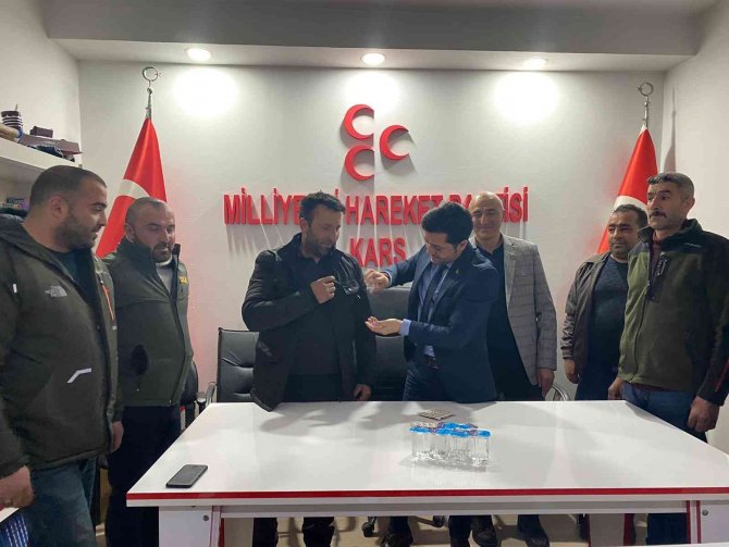 Kars’ta İ̇yi̇ Parti’den İstifa Edenler Mhp’ye Katıldı