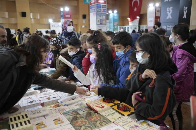 Antalya 4.kepez Kitap Fuarı Sona Erdi