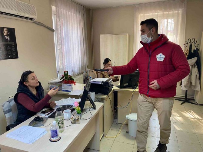 Kuşadası Belediyesi 14 Mart’ta Sağlık Çalışanlarını Unutmadı