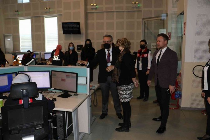 Manisa Büyükşehir Belediyesi Sağlık Çalışanlarının Tıp Bayramı’nı Kutladı