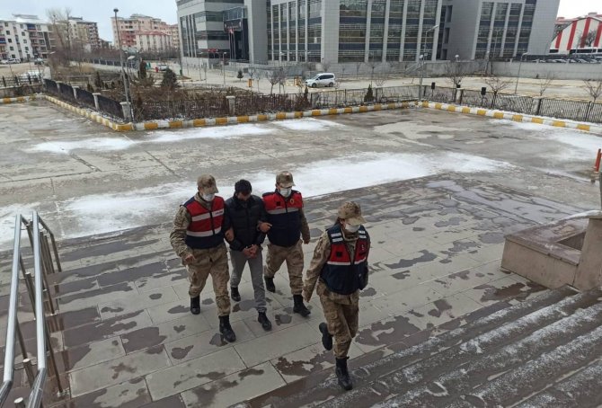 Manisa’da Ziynet Eşyası Çalan Yabancı Uyruklu Şahıs Van’da Yakalandı