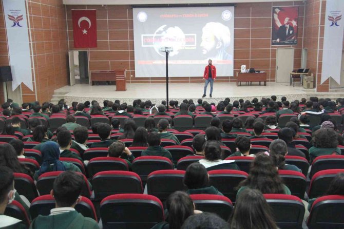 Öğrenciler Terör Konusunda Bilgilendiriliyor