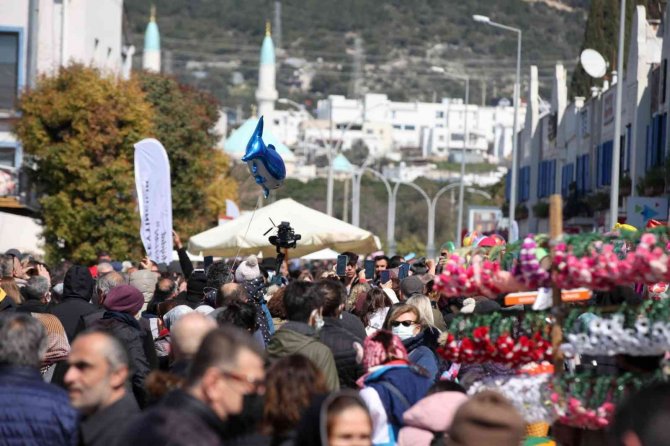 Bodrum Acı Ot Festivaline Binlerce Kişi Akın Etti